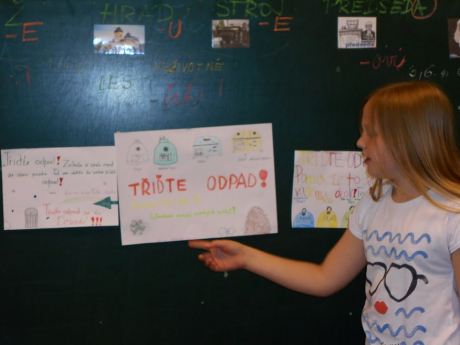 Plakáty dětí - třídění odpadu (foto: archiv ZŠ a MŠ Horní Heřmanice)